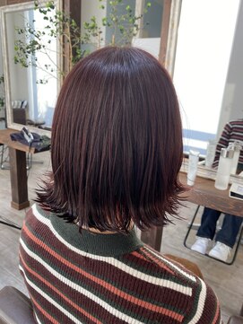 ヘアデザイン マノス(hair design mano's) 切りっぱなし外ハネボブ/インナーカラー /ビビットカラー