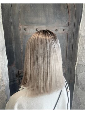 リリー 真美ケ丘店(LILY) ホワイトカラー