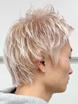 ウィコ 新宿(WICO) white spiky short [新宿駅/カルマパーマ/ベリーショート]