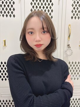 ルル 宇都宮(Loulou) ミディアムレイヤースタイル