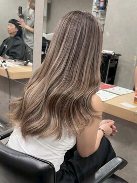 レディアル 大宮(REDEAL ope.) 【ハイライト】ベージュハイライトバレイヤージュ