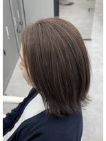 ロエ 元町店(Loe)&nbsp;【脱白髪染めハイライト】白髪と馴染むグレージュ