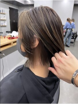 エヌ(N) 切りっぱなしボブ×ハイライト