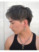 フリーク バーバーショップ 都島店(FREAK BARBER SHOP) アップバングショートシルバーアッシュ
