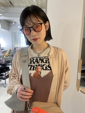 リラス 博多(rilas) 外はねボブ　ブルーブラック　オン眉　ワイドバング