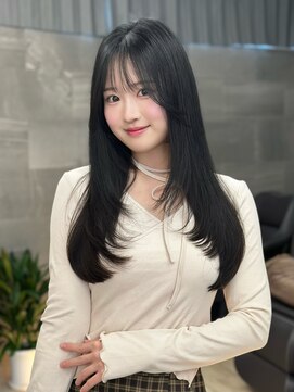 オムニス 表参道(Omnis) 暗髪レイヤーカット顔周りレイヤーイメチェンワンカールレイヤー