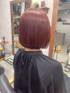 コンパクトボブ×ブリーチ無しチェリーレッド