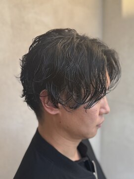 インフィニティー infinity HAIR SPACE BLOOM センターパート×シャドウパーマ