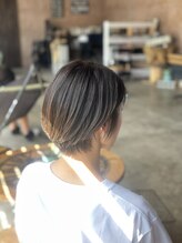 ヘアーインディーズ(HAIR...inD's) グラデーションボブ×グラデーションカラー　ショートボブ