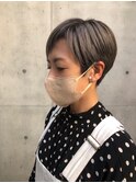 白髪ぼかしショートヘア50代大人女性