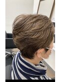 襟足タイトなショートヘアー
