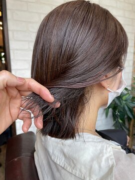 ハサミバイアトリエナガノ 千葉(8sami by atelier nagano) ショートボブ/センターパート/ツヤ髪/グラデーション/イヤリング