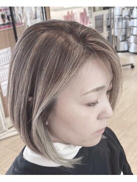 ヘアーアンドメイク マニス(hair&make manis) 白髪ぼかしハイライトアッシュブラウン ナチュラルボブ