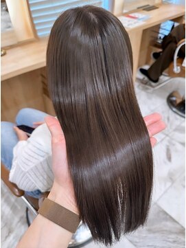 アテナ(ATENA) 髪質改善カラーで艶々な見た目と色のデザインを！