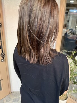 カーム(calm) ★くびレイヤー大人ハイライトカラーこなれミディ