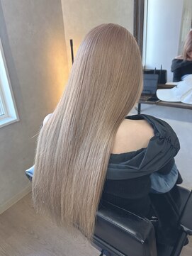 アルレン(Allen) ペールベージュ【宇都宮/ブリーチ/白髪ぼかし】