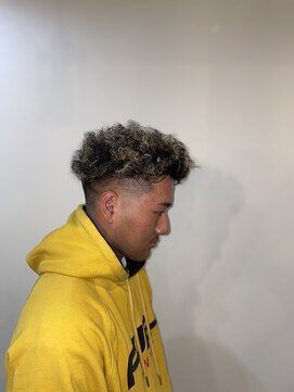 バーバーショップ ネオ セカンド(BARBERSHOP NEO2nd) ショートアフロ