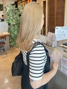 Aujuaの中でも最高ランクの[インメトリィ]と[エクスシールド]を使用◎うる艶とヘアケアの両立が可能に♪
