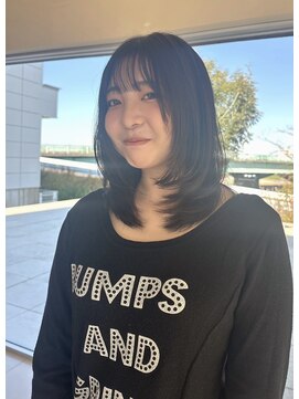 学生にも大人気　顔周りレイヤーとダメージ補修トリートメント