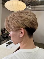 ヒュー 広島(HEW)&nbsp;メンズハイトーン韓国風Y2K刈り上げフェザーパーマツーブロック