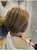 ショートボブ