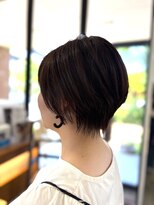 アン アオヤマ(Ann AOYAMA) ひし形ショートボブ