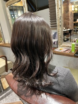 ムーン(moon) #イメチェンヘアスタイル#チェリーブラウン#フェミニンロング