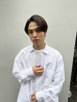 ポーチバイハニー オモテサンドウ(PORCH by HONEY omotesando) 「PORCH齊藤」センターパート　ツーブロック　コンマヘア