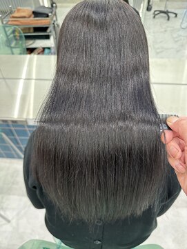 ロンドルーチェ 心斎橋(Lond luce) ダークアッシュ/ミディアムレイヤーカット［髪質改善/縮毛矯正］