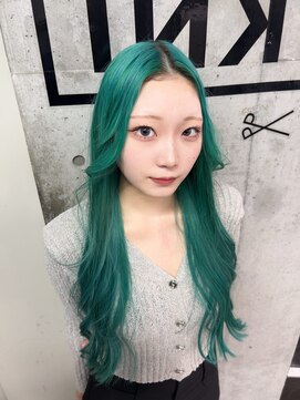 インク 渋谷(INK.) エメラルドグリーンにしました。