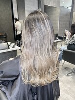 アンダーバーホワイト 泉佐野店(_WHITE)&nbsp;☆ ハイライトカラー　ケアブリーチ　ダブルカラー　イルミナ