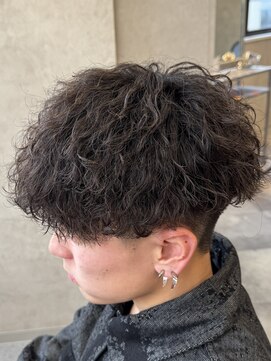 ハッシュタグネイビー 仙台駅前店(#NAVY) 波巻きツイスパ仙台美容室サーフカールフェザーショート刈り上げ