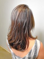 キトリー 立川(kitly)&nbsp;白髪ぼかしハイライト×レイヤースタイル