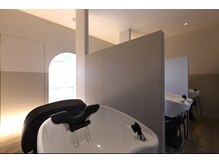 ボタニウムドットハイクバイアールサロン(BOTANIUM.Hk by Rr SALON)の雰囲気（【SPブースも区画分け】癒しのリラックス空間♪[刈谷/髪質改善]）