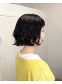 ナチュラルショート黒髪ウェーブ×ニュアンスボブ