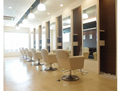 サロンドエースラッシュエー(SALON DE A/A)の写真