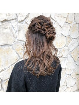 ヘアメイク ヴァロ(Hair Make VaLo) ハーフアップアレンジ＋カジュアルアレンジ
