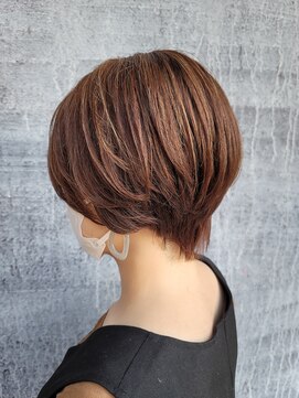 ビグディーサロン(BIGOUDI salon mukonosou) フェザーショート×ピンクブラウンカラー