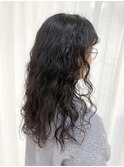 癖毛を活かしたロングくりくりパーマ