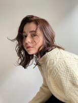 エイチ(H)&nbsp;レイヤーミニウルフチェリーブラウンショート美髪前下がりボブ