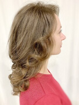 DAMANI 表参道 髪質改善/ヘッドスパ/ハイライト/白髪染め/白髪ぼかし/縮毛矯正 似合わせカット/ミディアムレイヤーカット[表参道駅]