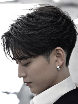 オーバル ジングウマエ(OVARL jingumae) フェザーパーマ/シャドウパーマ/センターパート/ニュアンス