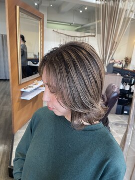 オルシェット(olchette) 外ハネレイヤーボブ×シャドールーツカラー