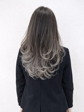 ウル(ulu) 地毛活かし　バレイヤージュ　グレーカラー　名東区