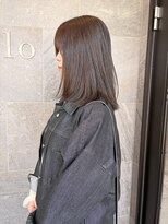 メゾン アヴァロ(Maison Avallo) 艶々グレージュロブ