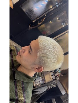 ザ バーバー ルイス(THE BARBER LUI'S) 金髪BuZZ