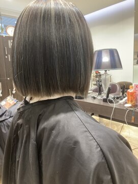 トゥーヘアー(too hair) 切りっぱなしボブ