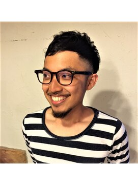 ハップヘアメイク くせ毛風ショートスタイル