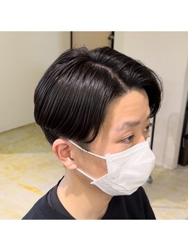 ニコフクオカヘアーメイク(NIKO Fukuoka Hair Make) 「niko」センターパートショート　カルマパーマ　福岡天神