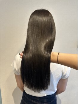シロ(.siro)の写真/髪質改善と合わせて髪の状態に最適なトリートメントをすることで、更に上質なうる艶ヘアに導きます！